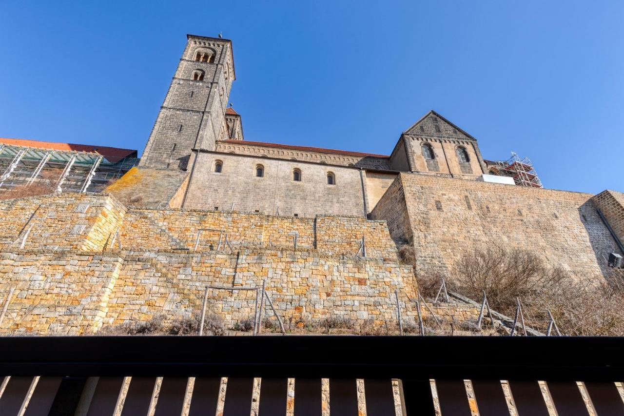 Fachwerkhaus Auf Dem Schlossberg เควดลินบวร์ก ภายนอก รูปภาพ